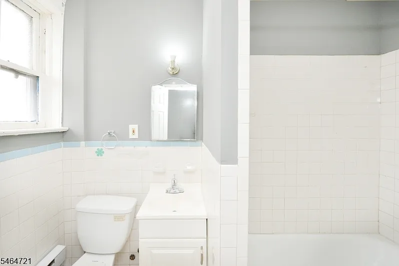 2 bed, 1.0 bath, $1,950 — Photo 4