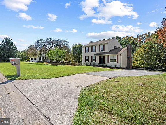 3rd image of 2406 Carzil Dr