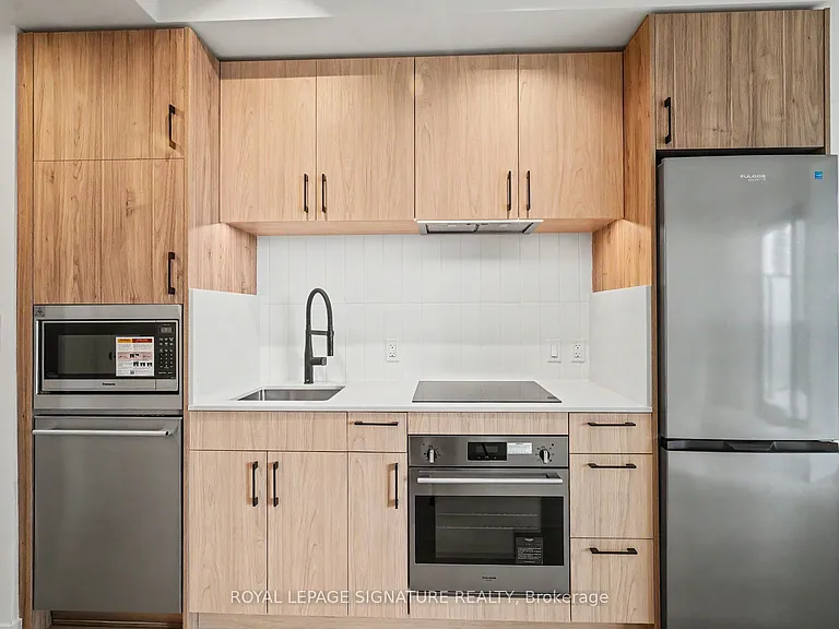 109 Erskine Ave #1111 — Photo 5