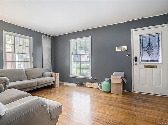 5th image of 6615 Farmway Pl