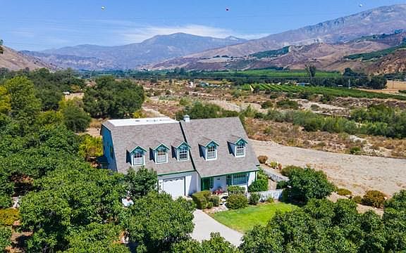3rd image of 1480 Magnolia Dr