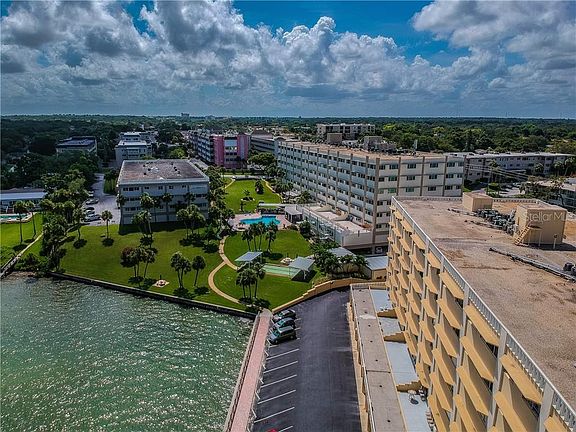 4th image of 100 Bluff View Dr APT 105C