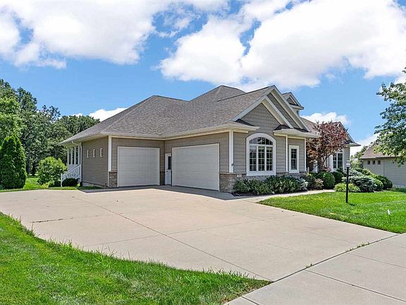 3rd image of 713 Sherwood Dr