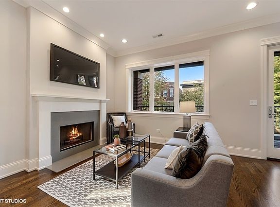 5th image of 3855 N Damen Ave #2