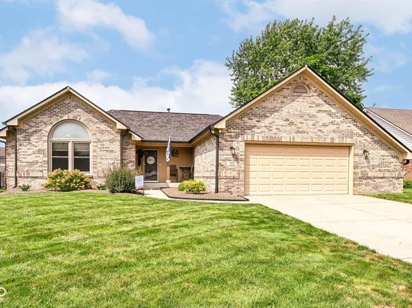 460 Hall Dr, Greenwood, IN 46142