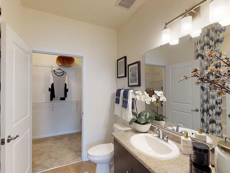 Belmont at Tryon Apartments — Photo 18