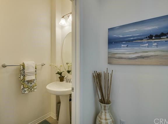 3rd image of 1710 E Mariposa Ave #4