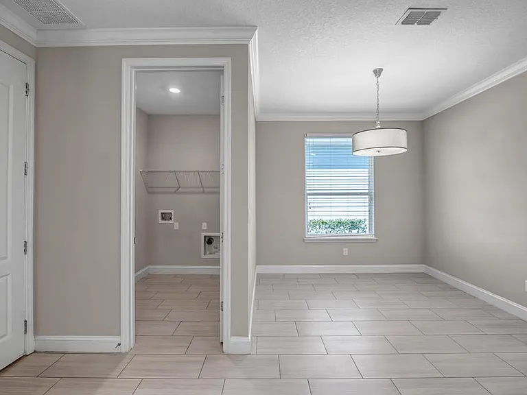 275 Renwick Pkwy — Photo 20