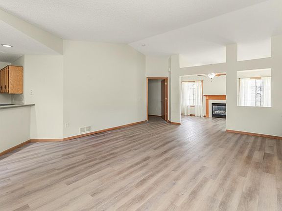 4th image of 7672 Palisades Ave NE