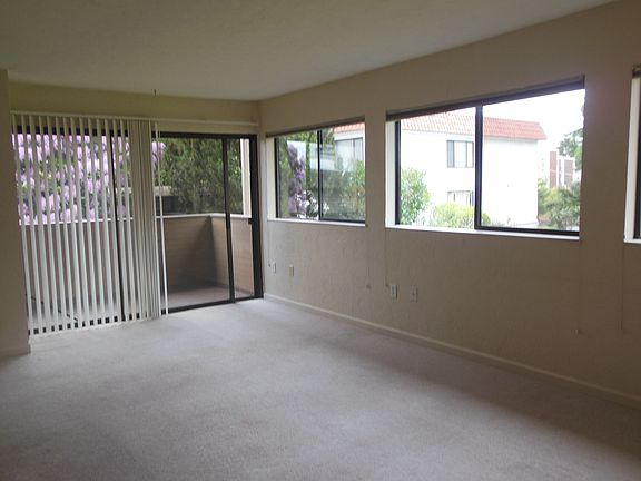 2nd image of 2462 Dexter Ave N APT 4E