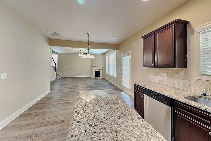 917 Upland Ct — Photo 9