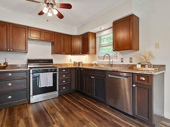 3rd image of 7917 Modern Rd N