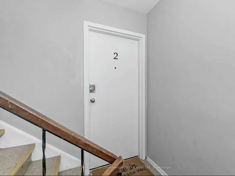201 Alma St N #2 — Photo 2