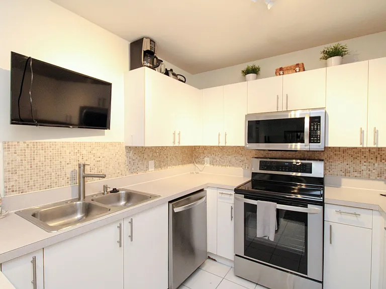 519 Roma Ct #3208 — Photo 21