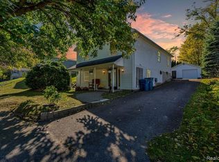 308 Legrande St, Holly, MI 48442