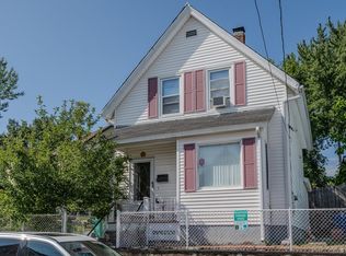 27 Arthur St, Lowell, MA 01851