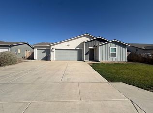 1892 Capistrano Ave, Tulare, CA 93274