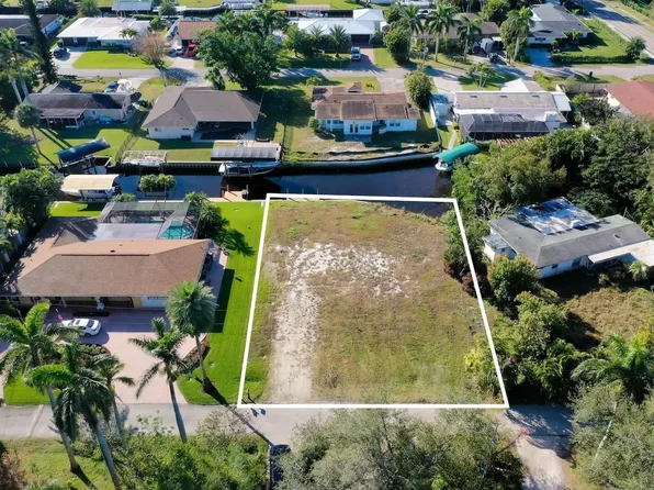 939 Altadena Dr, Fort Myers, FL 33919