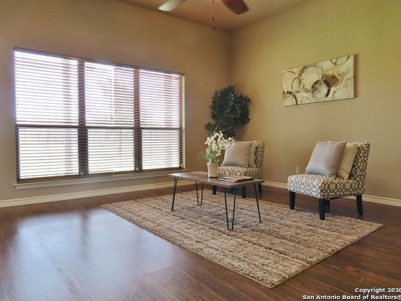 2nd image of 1760 Vista View Dr