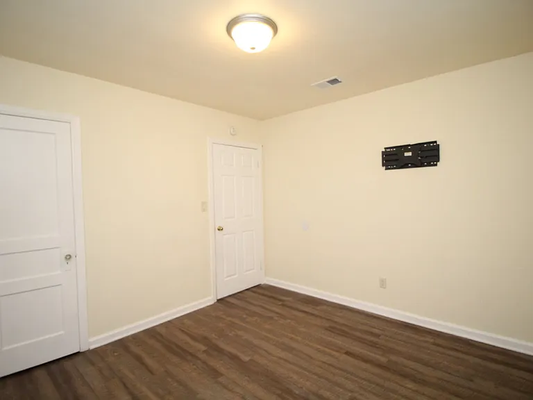 1218 N Kirk St — Photo 14