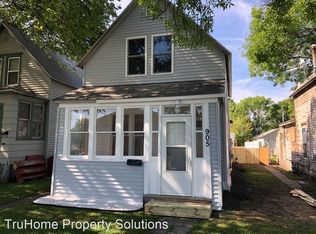905 N 4th St, Grand Forks, ND 58203