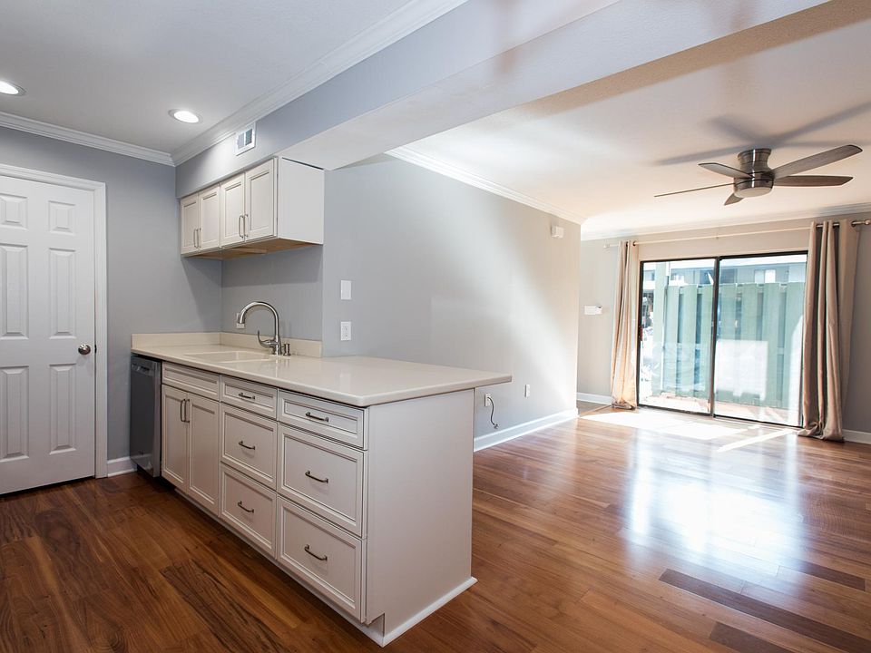 SS Dishwasher, Pantry & double sink