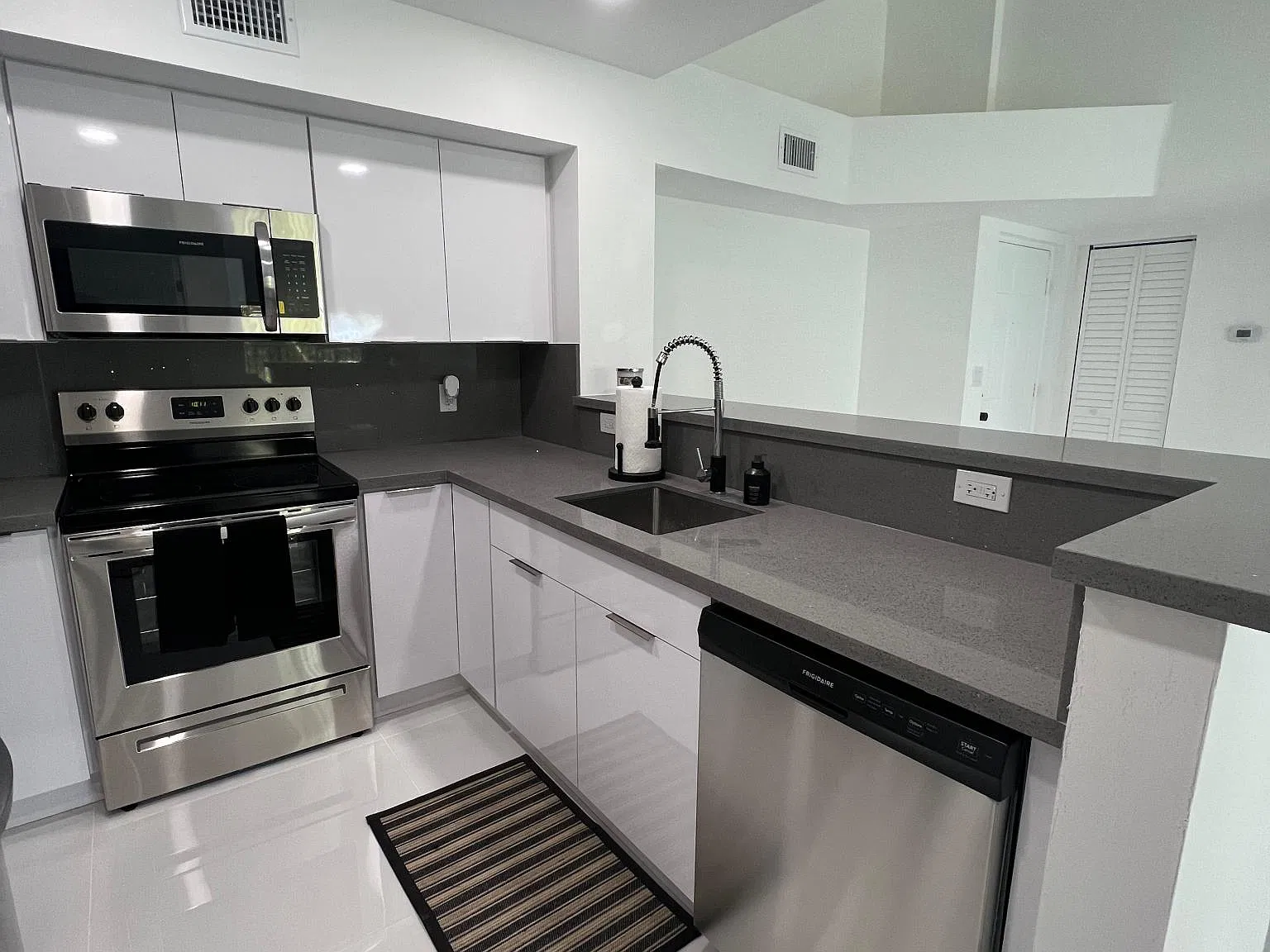 Renaissance Blvd, Miramar — Photo 4