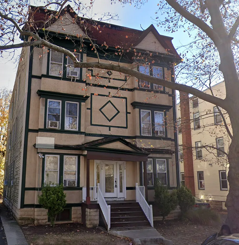 3 bed, $1,850 — Photo 1
