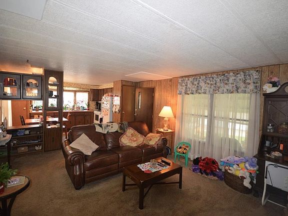 3rd image of 19 Parade St #19