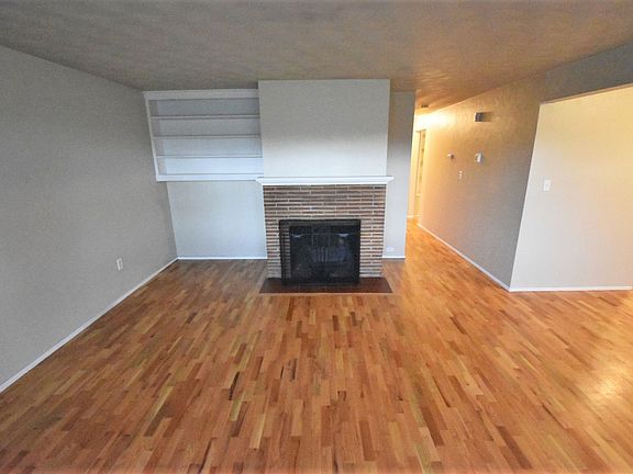 3rd image of 2625 N Shirley St