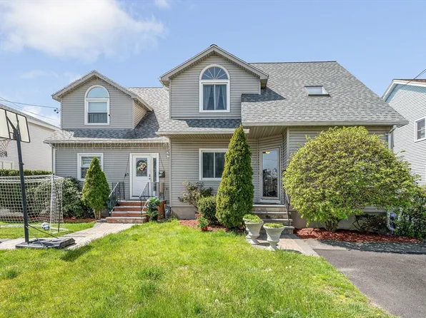 20 Burnett Rd Unit 20, Revere, MA 02151