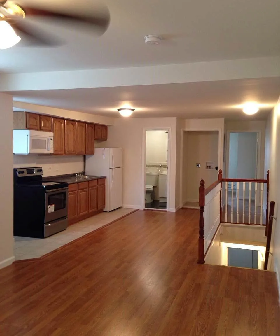 2 bed, $1,375 — Photo 2