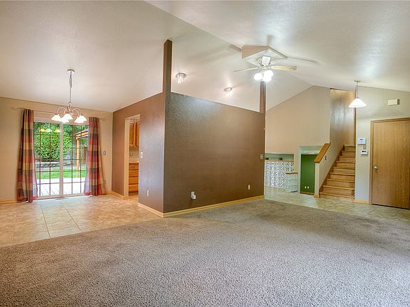 3rd image of 9523 175th Street Ct E