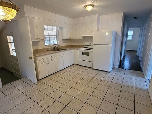 4th image of 2207 Miami St