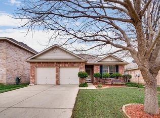 2815 Park Place Dr, Grand Prairie, TX 75052