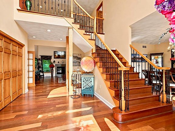 2nd image of 1802 Autumn Hill Dr