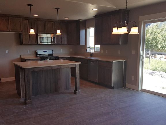 4th image of 866 W Mountain Peak Dr