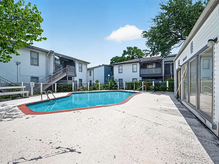 7200 Clarewood Dr #1904 — Photo 24