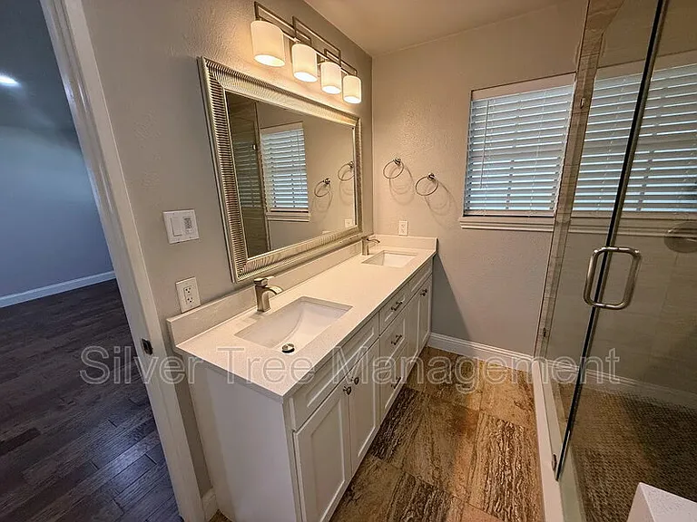 1710 Dickerson Dr — Photo 24