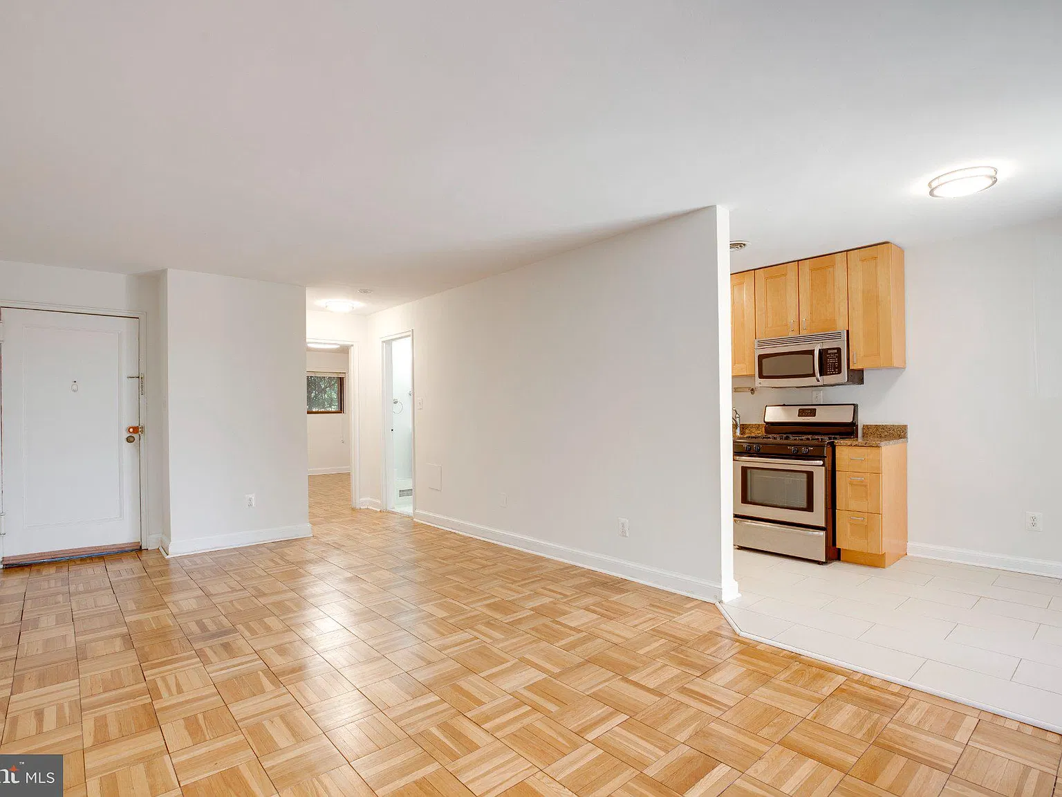 1 bed, 1.0 bath, 603 sqft, $1,995 — Photo 3