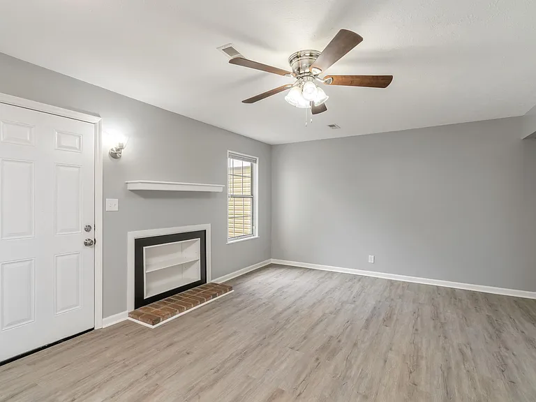 9104 Cedarpark Ln #C — Photo 6