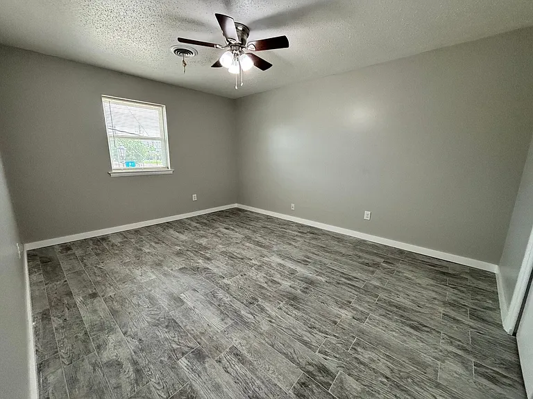 University Apartments - 301 N University Dr, Edmond, OK 73034 — Photo 10
