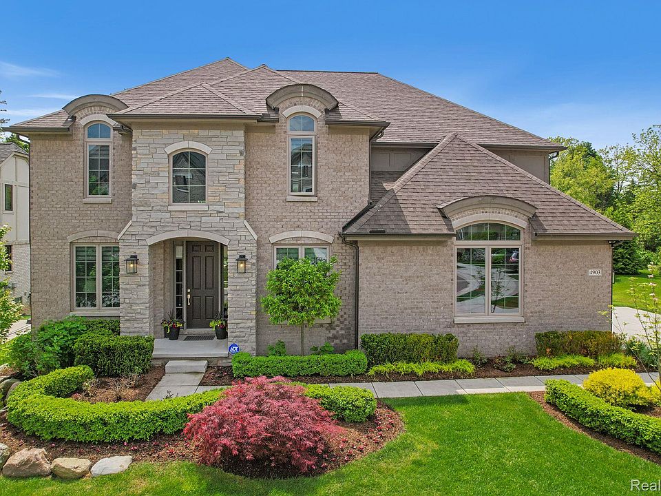 1st image of 4903 Park Manor Dr
