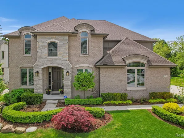 4903 Park Manor Dr, Troy, MI 48098