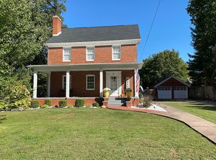 6 Jones Pl, Jacksonville, IL 62650