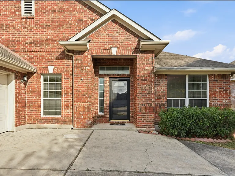 1665 Amberwood Loop — Photo 4