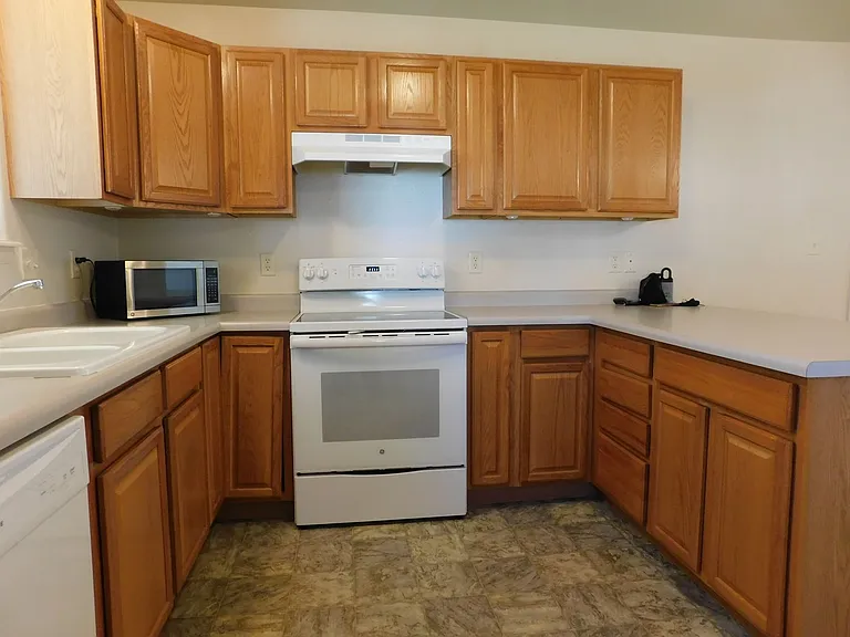 2986 1/2 Redbud Ct — Photo 7