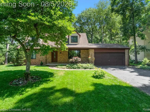 2325 Horace St, West Bloomfield, MI 48324