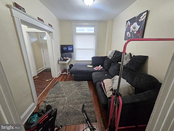 5th image of 637 E 29th St
