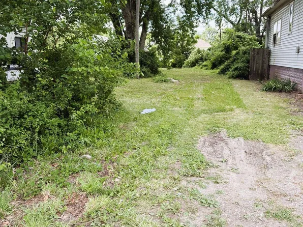 2054 S Grand Ave E, Springfield, IL 62703